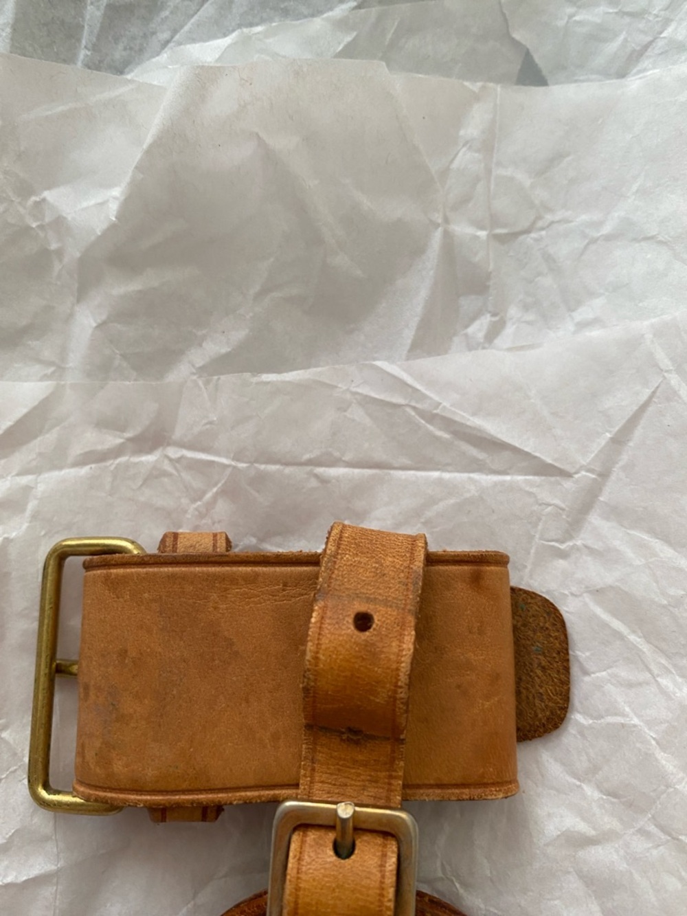 Louis Vuitton Tan Leather Luggage Tag with Gold-Tone Buckle and Poingnt set #4 - Picture 5 of 5